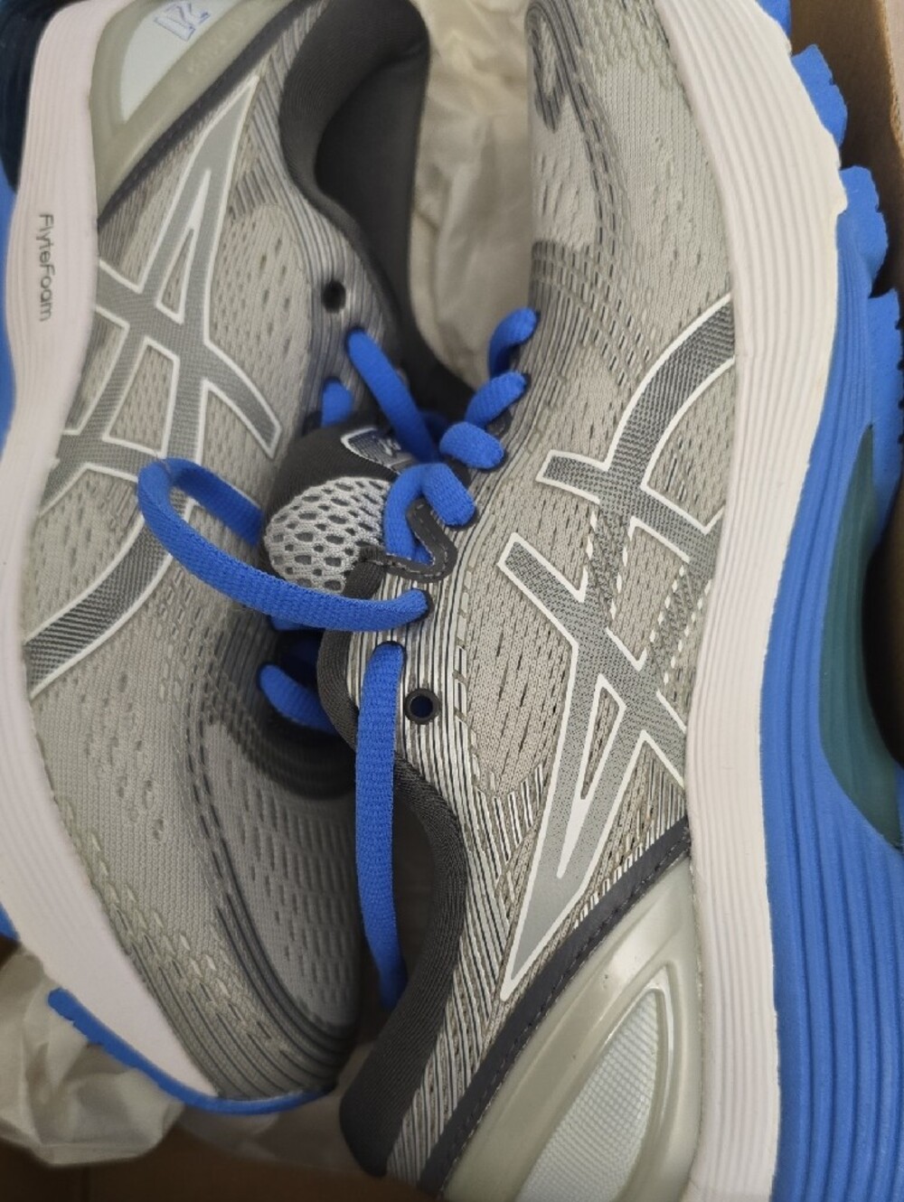 Asics - Picture 2 of 8